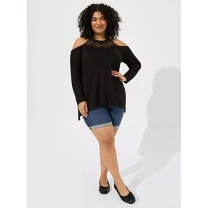 Torrid Shirt Women's 2X Black Knot Crochet Neck Cold Shoulder Top Sharkbite Hem